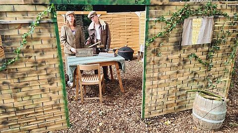 Een theatervoorstelling van Momo Theater tijdens het Pegasus Wandelfestival