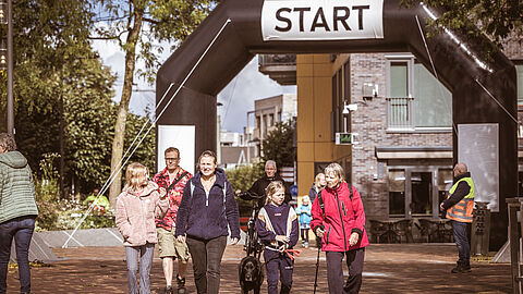 De finish van het Pegasus wandelfestival op het Museumplein in Ede
